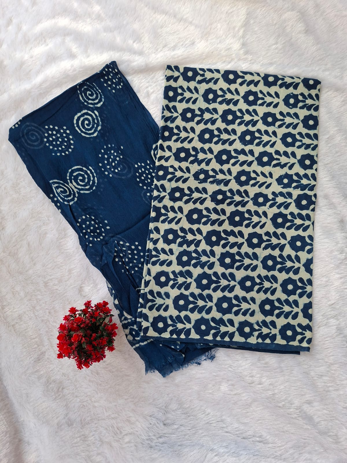 Pure Cotton Unstitched Suit - Chiffon Dupatta