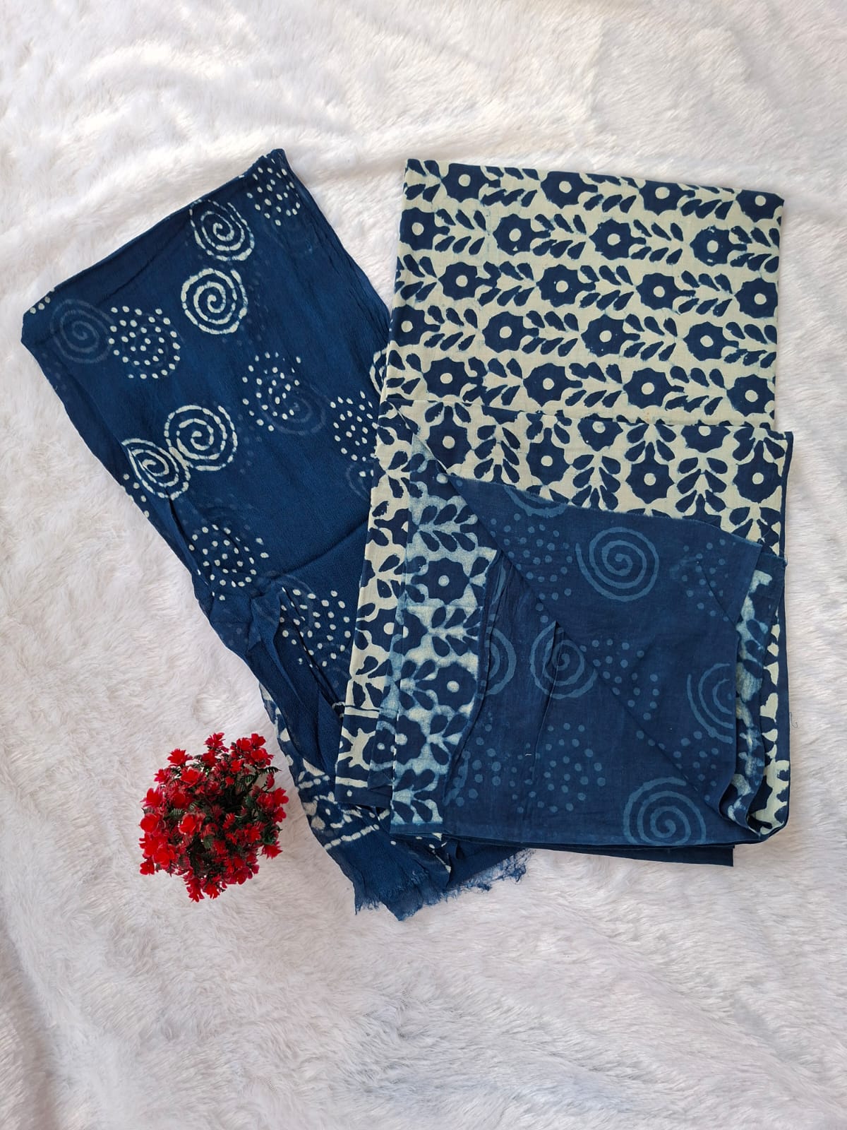 Pure Cotton Unstitched Suit - Chiffon Dupatta