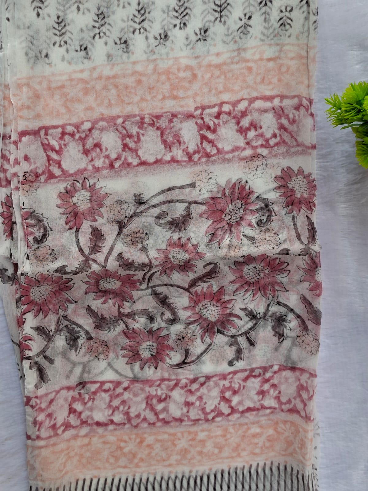 Pure Cotton Unstitched Suit - Chiffon Dupatta