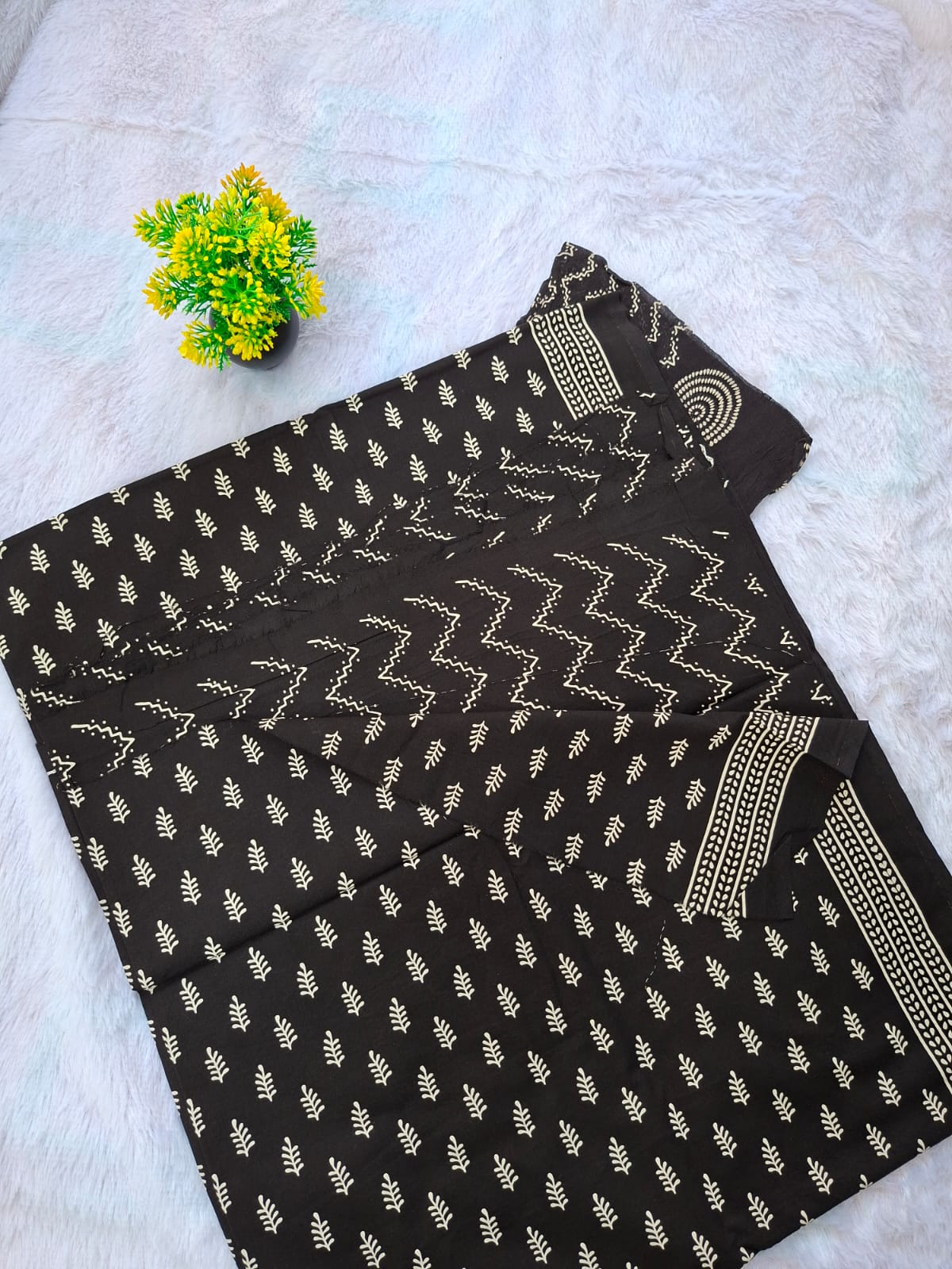 Pure Cotton Unstitched Suit - Chiffon Dupatta