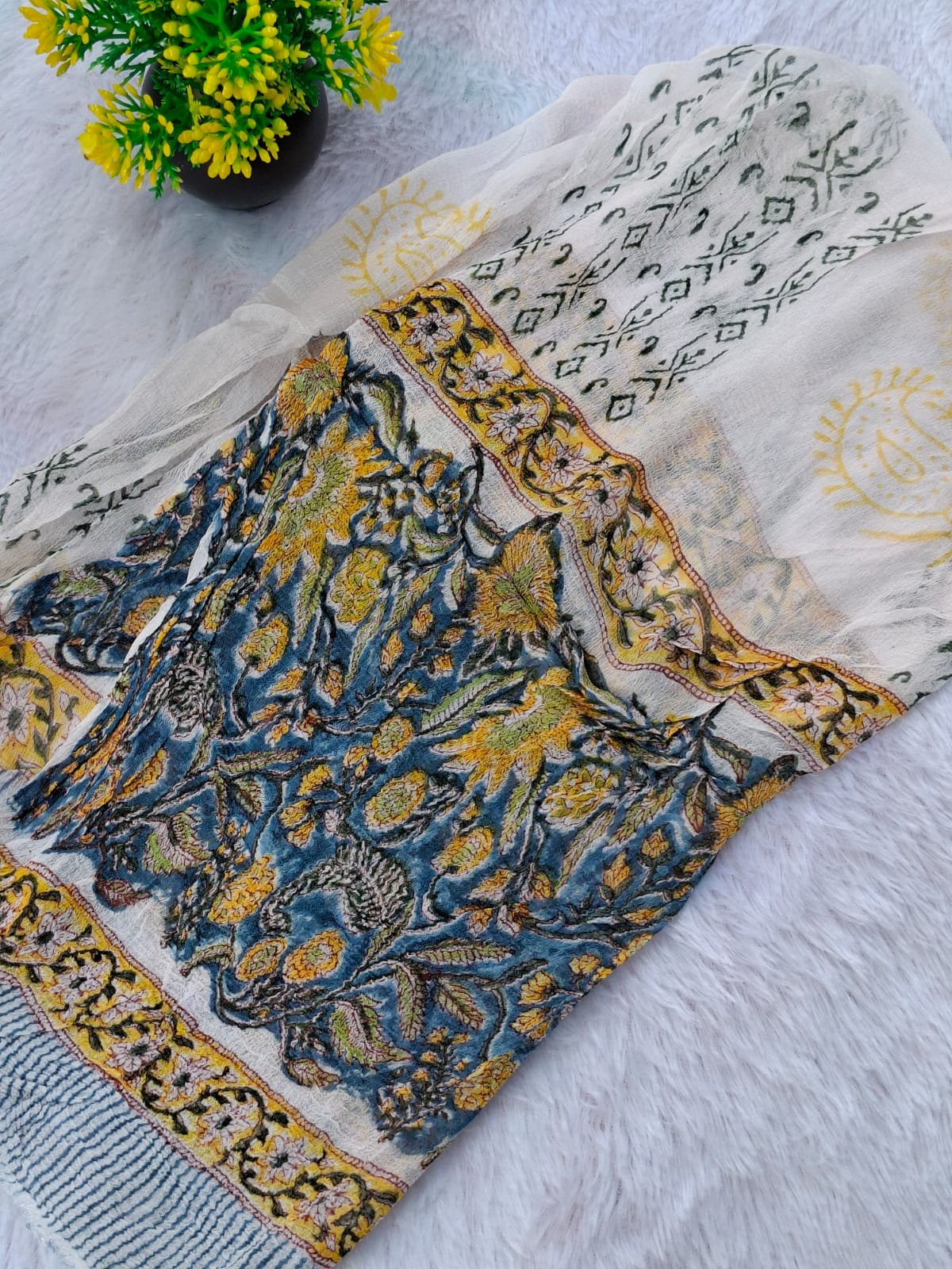 Pure Cotton Unstitched Suit - Chiffon Dupatta