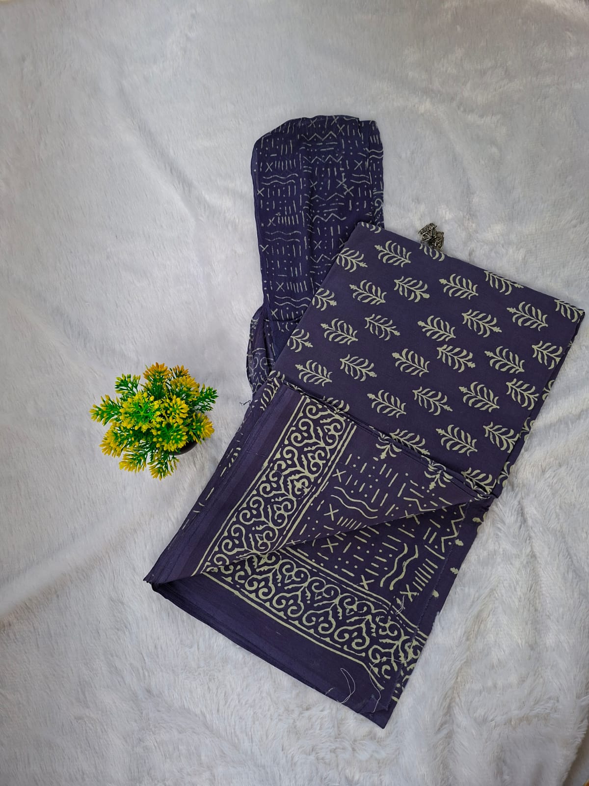 Pure Cotton Unstitched Suit - Chiffon Dupatta