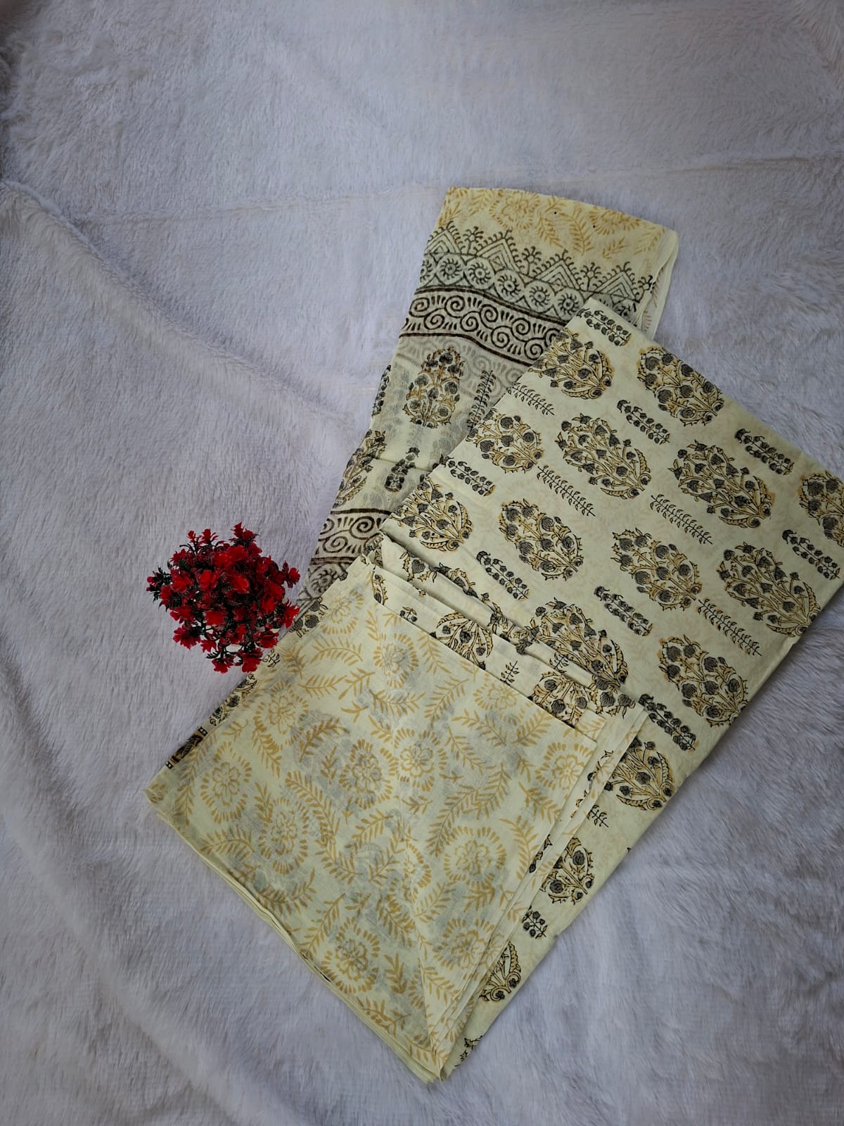 Pure Cotton Unstitched Suit - Chiffon Dupatta