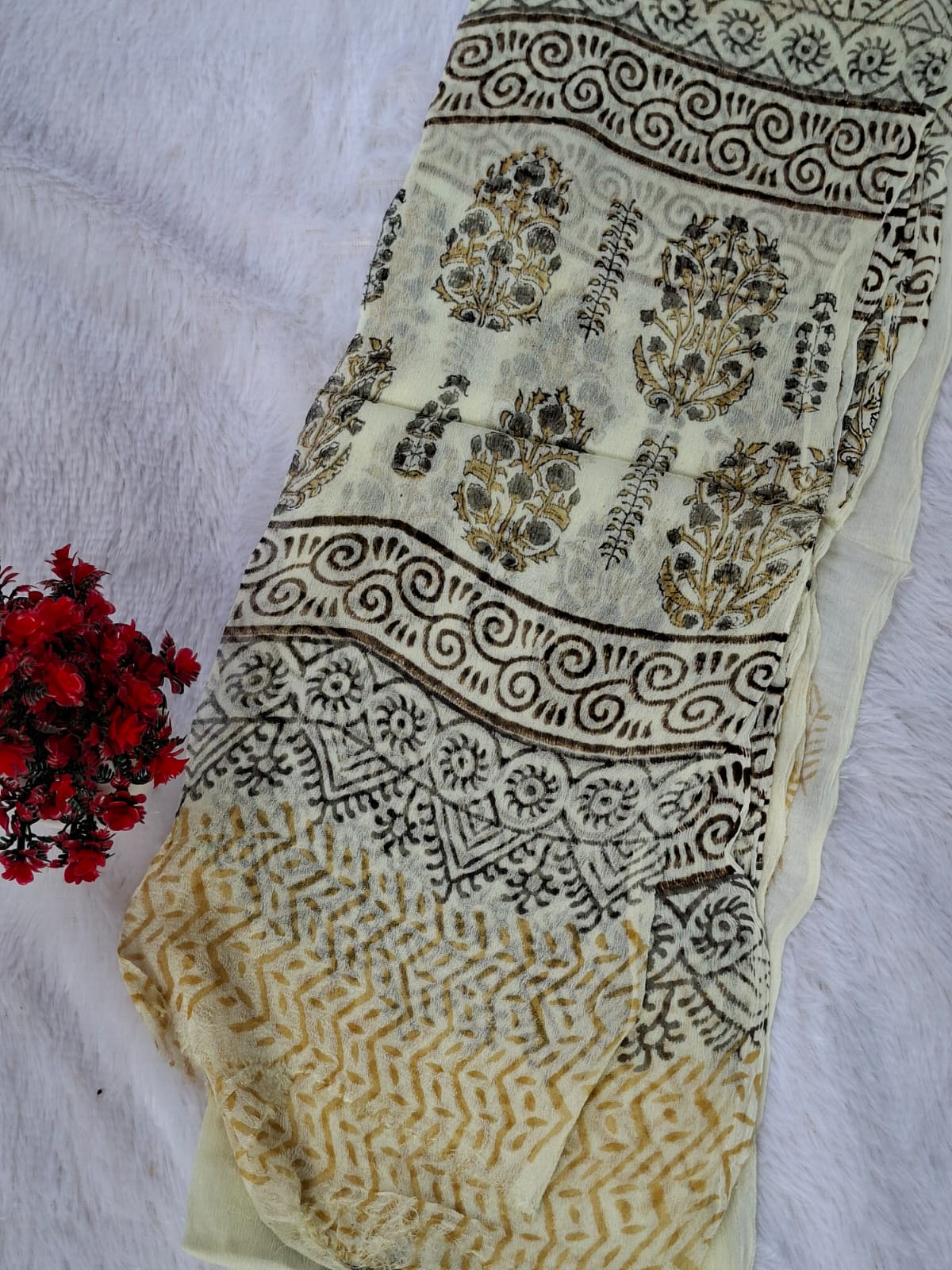 Pure Cotton Unstitched Suit - Chiffon Dupatta