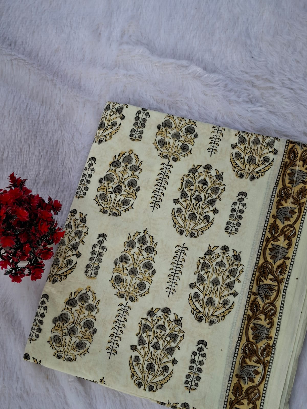 Pure Cotton Unstitched Suit - Chiffon Dupatta