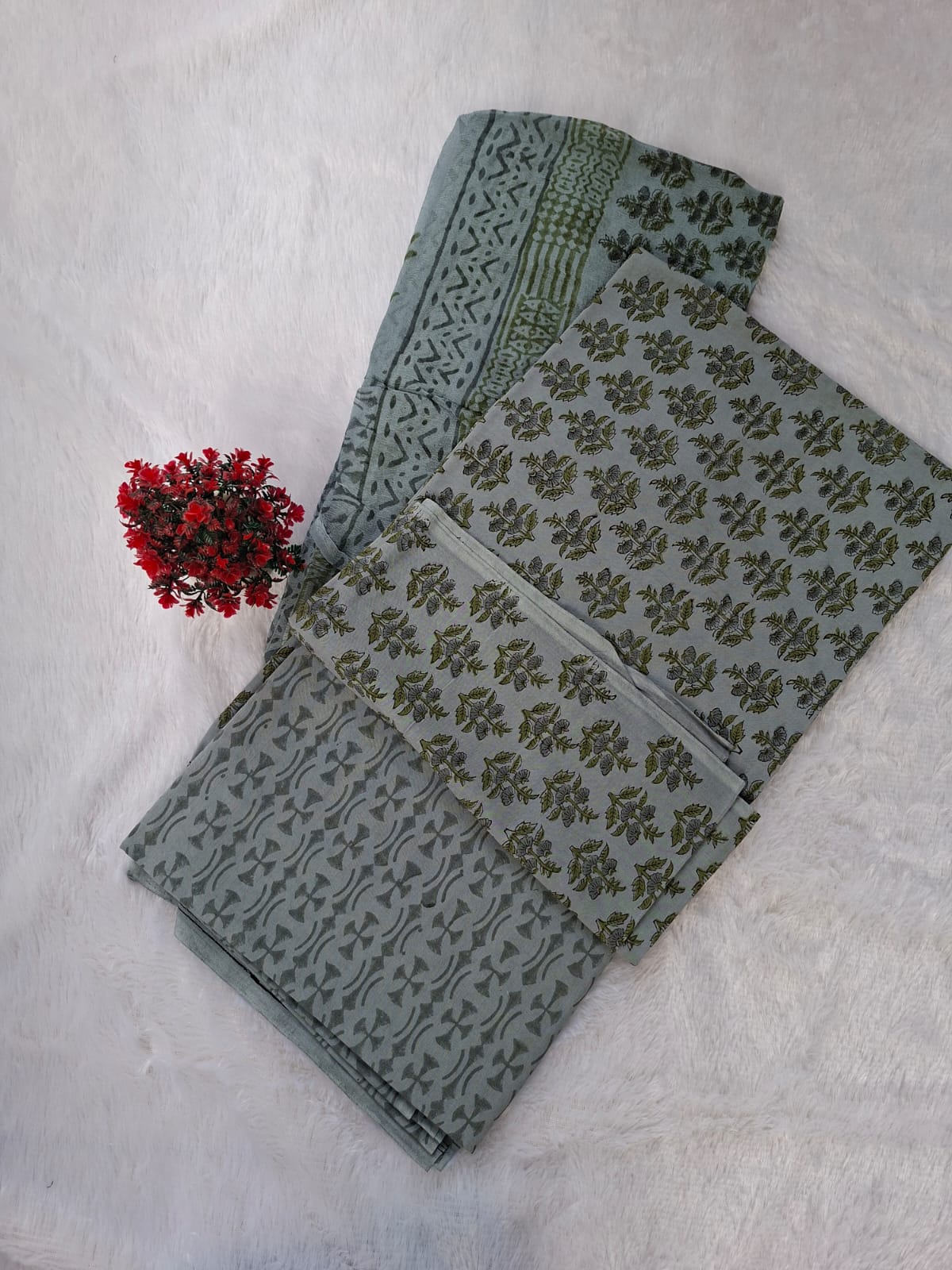 Pure Cotton Unstitched Suit - Chiffon Dupatta