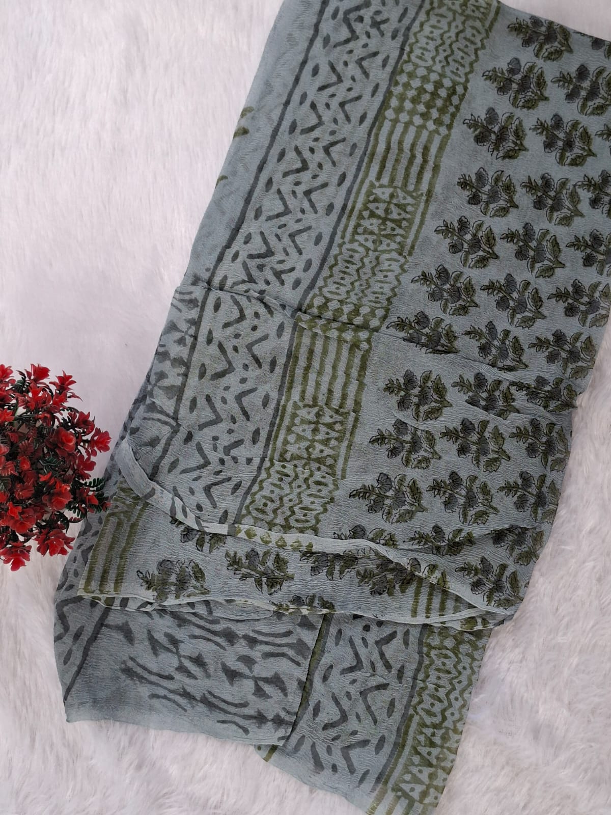 Pure Cotton Unstitched Suit - Chiffon Dupatta